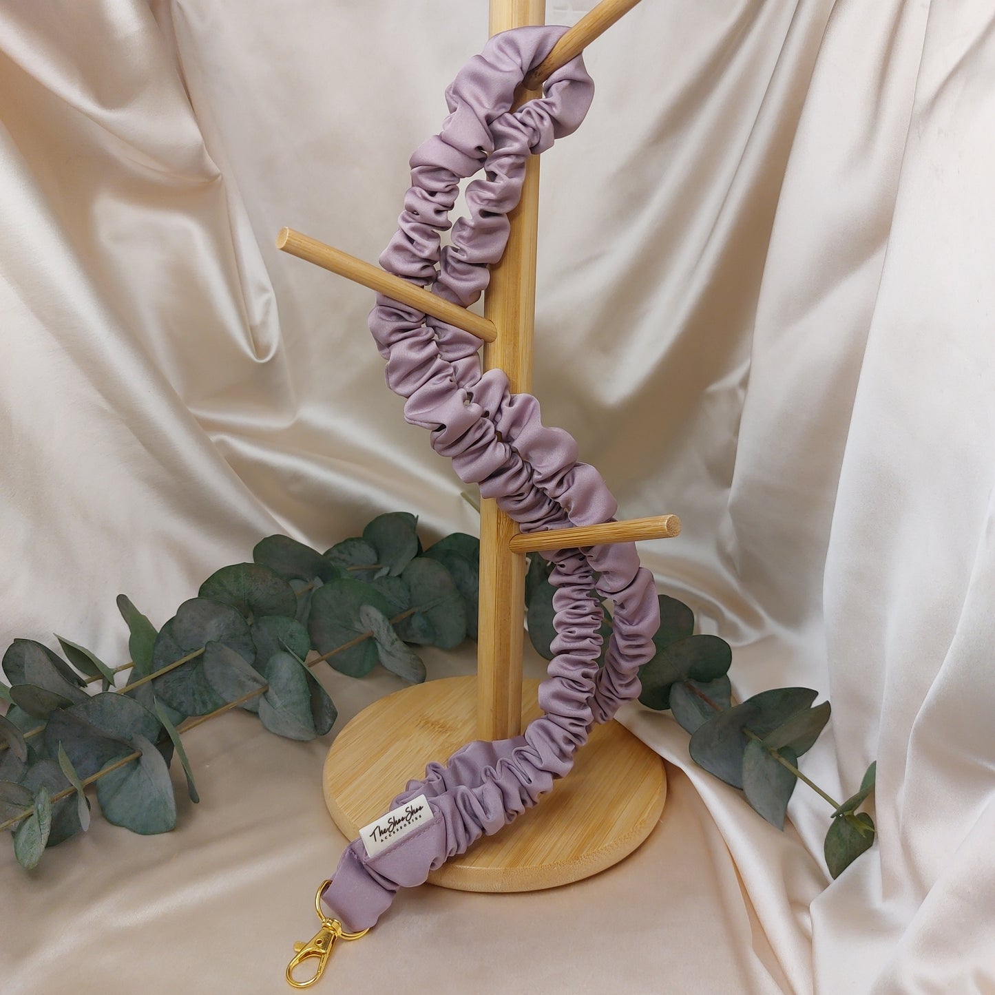 Scrunchie Nyckelband Lilac Mist elastisk med nyckelkrok