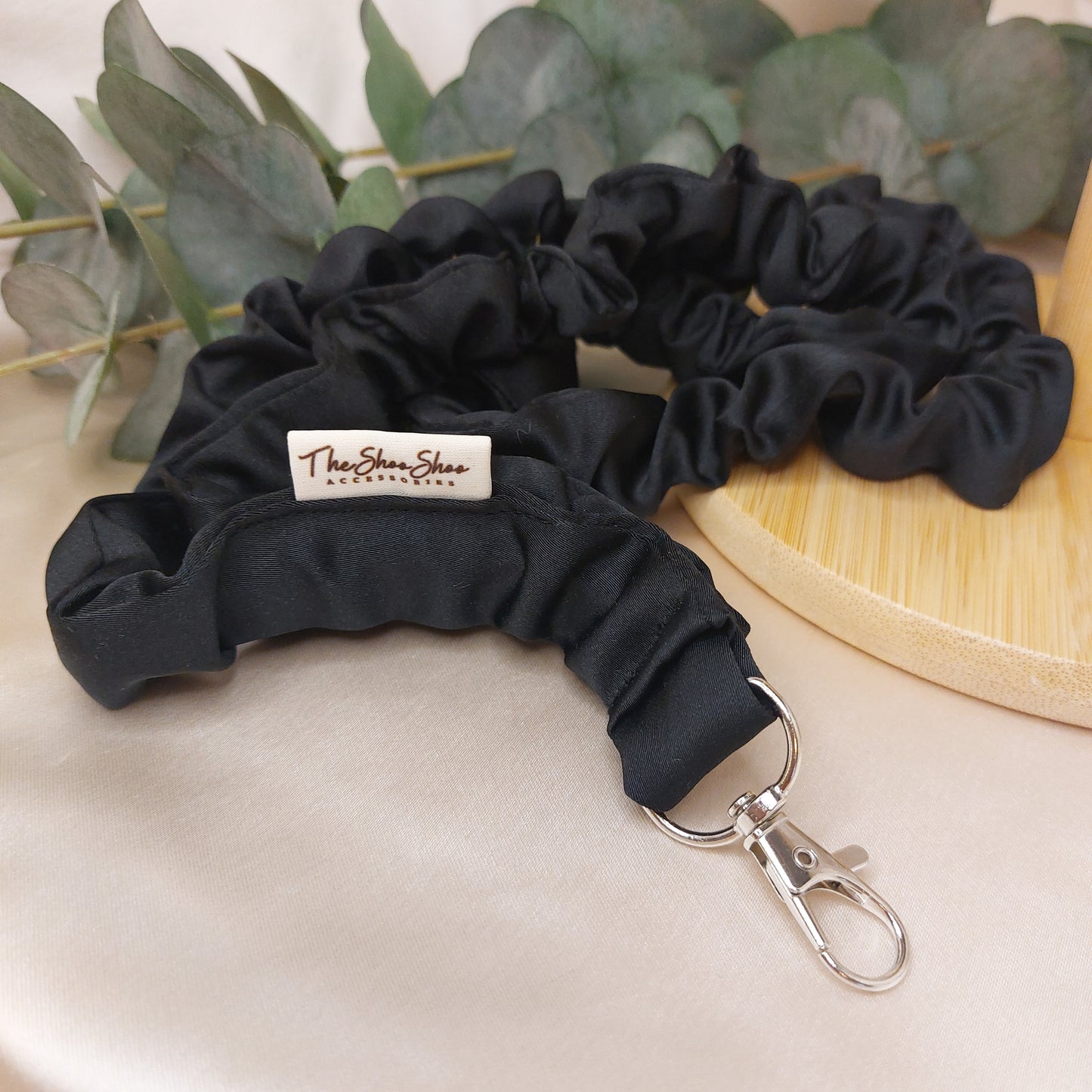 Scrunchie Nyckelband Jet Black elastisk med nyckelkrok