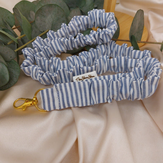 Scrunchie Nyckelband Blue Stripes elastisk med nyckelkrok