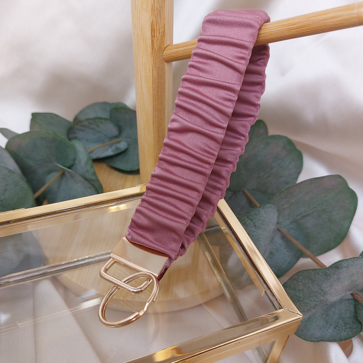 Nyckelband Scrunchie Vintage rose elastisk med ring