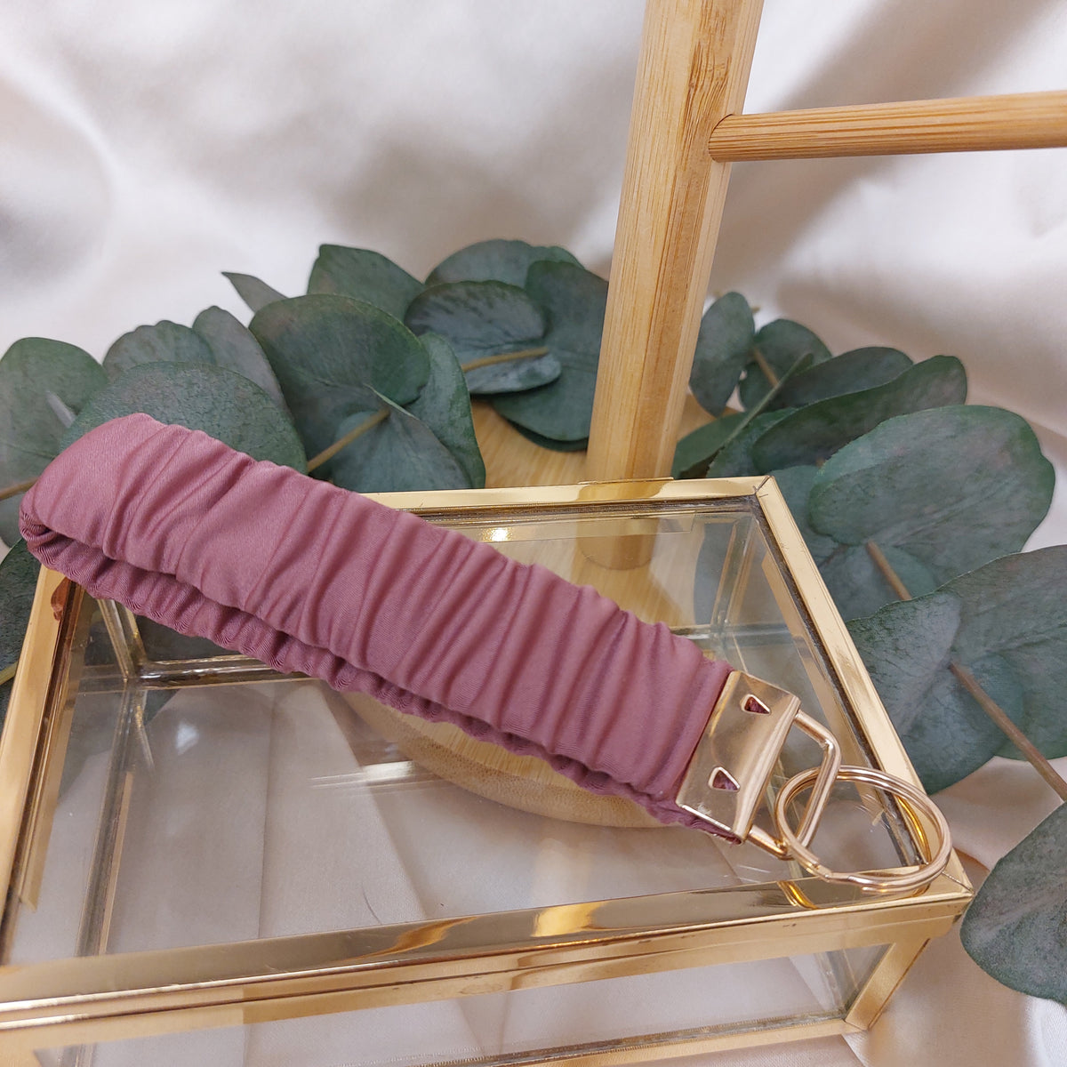 Nyckelband Scrunchie Vintage rose elastisk med ring