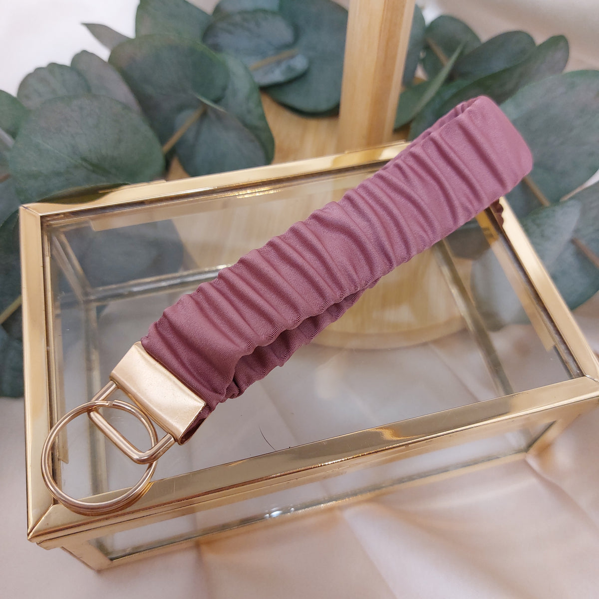 Nyckelband Scrunchie Vintage rose elastisk med ring