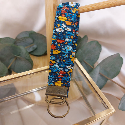 Nyckelband Scrunchie Handled Blue Flowerpatch elastisk med ring