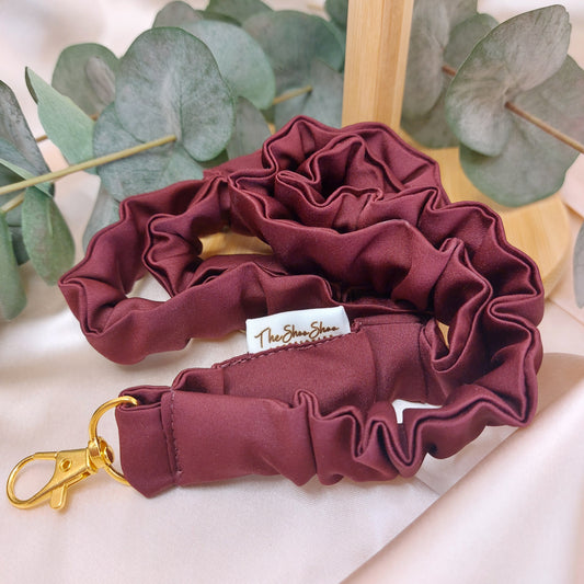 Scrunchie Nyckelband Fine Wine vinröd elastisk med nyckelkrok
