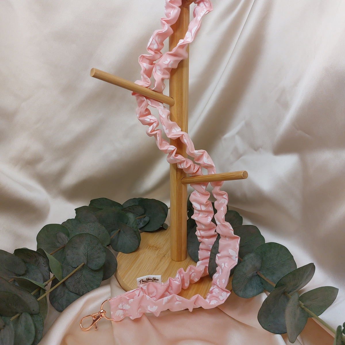 Scrunchie Nyckelband Rosa fjärilar elastisk med nyckelkrok