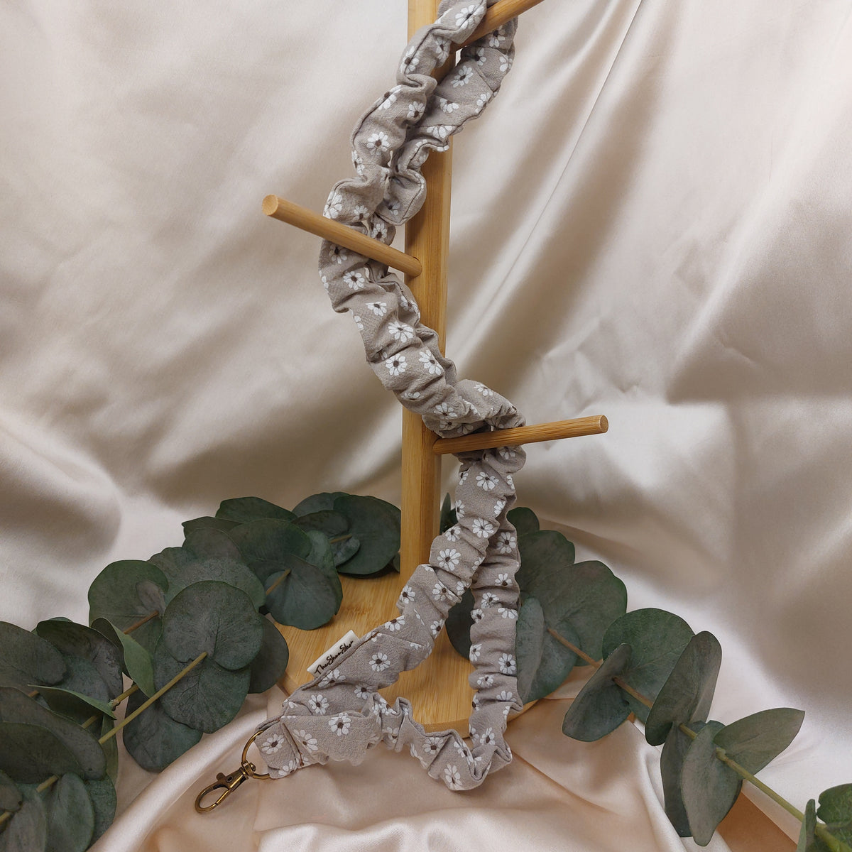 Scrunchie Nyckelband Blommig elastisk med nyckelkrok