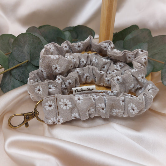Scrunchie Nyckelband Blommig elastisk med nyckelkrok